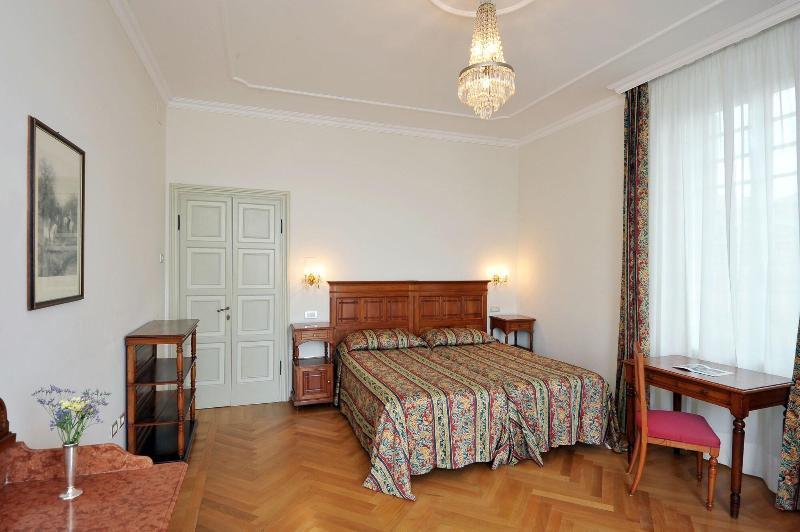 Hotel Monte Baldo E Villa Acquarone Гардоне Ривьера Экстерьер фото
