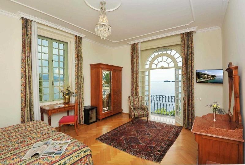 Hotel Monte Baldo E Villa Acquarone Гардоне Ривьера Экстерьер фото