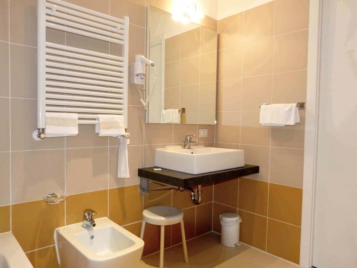 Hotel Monte Baldo E Villa Acquarone Гардоне Ривьера Номер фото